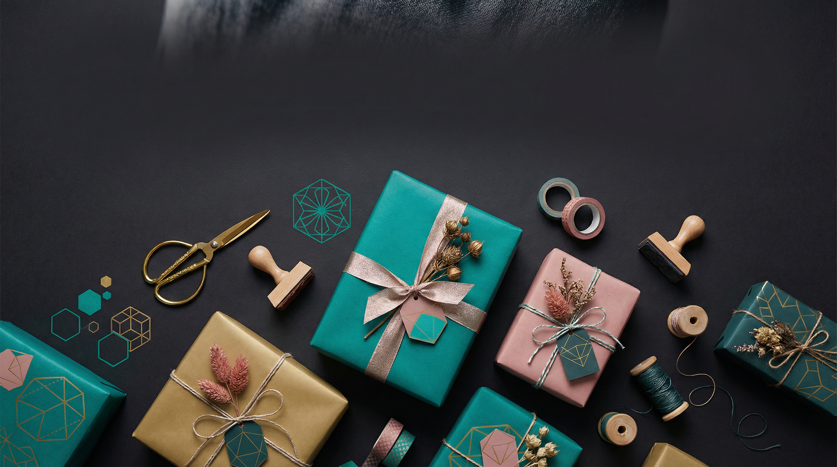 Корпоративные подарочные наборы: как собрать бокс с логотипом компании